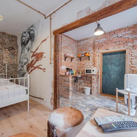 Accommodation At The Zeus Apartment Bratislava Buitenkant foto