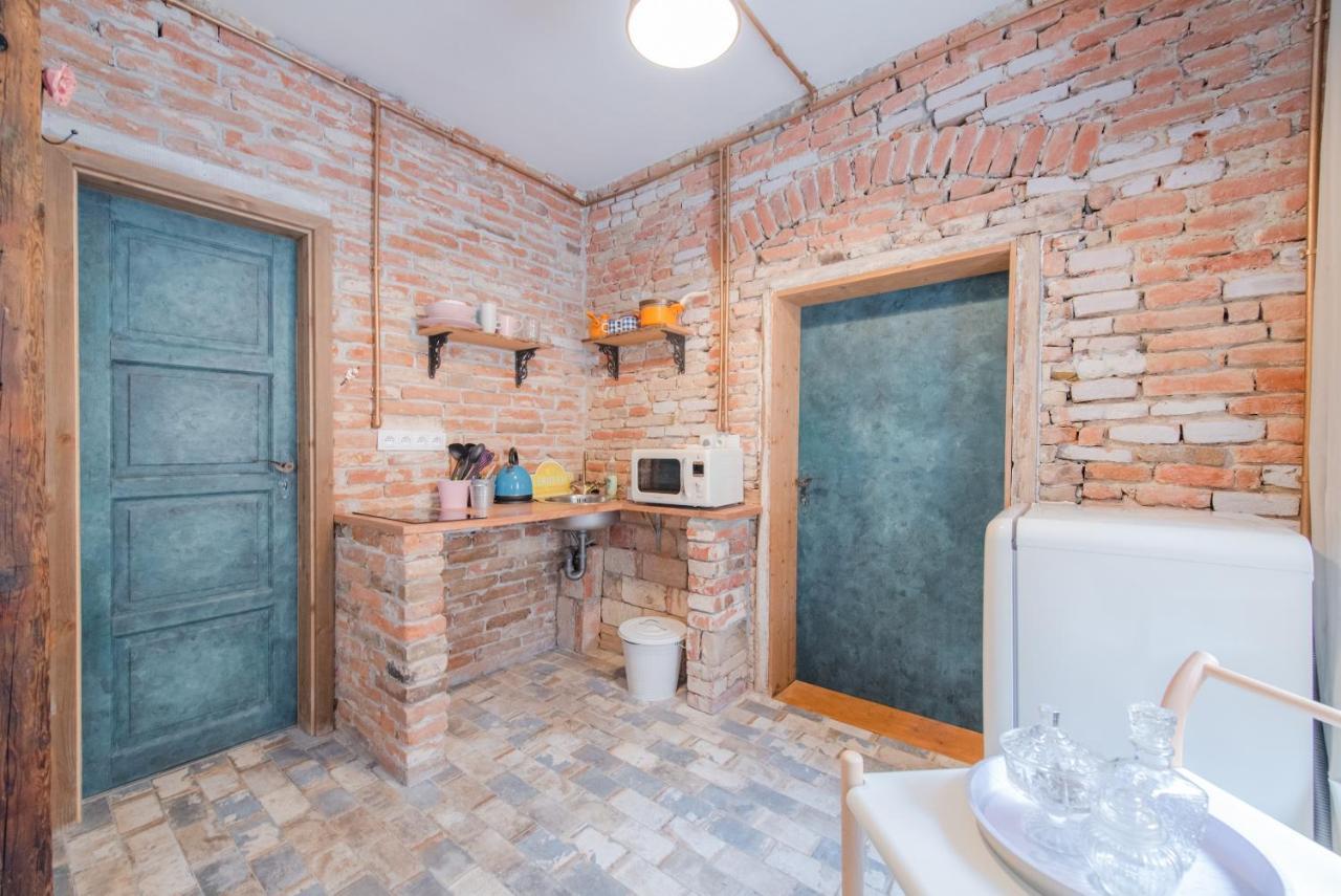 Accommodation At The Zeus Apartment Bratislava Buitenkant foto