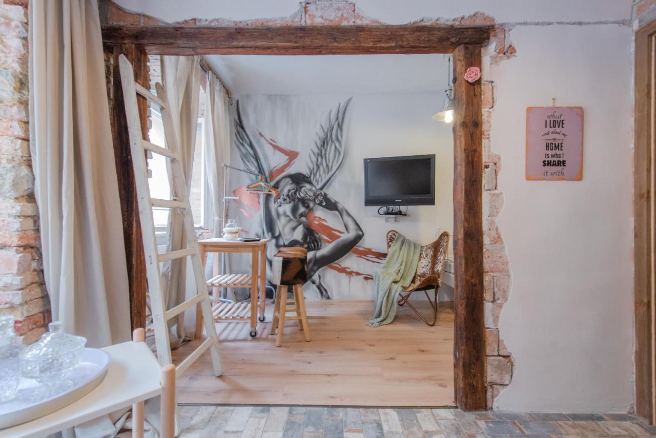 Accommodation At The Zeus Apartment Bratislava Buitenkant foto
